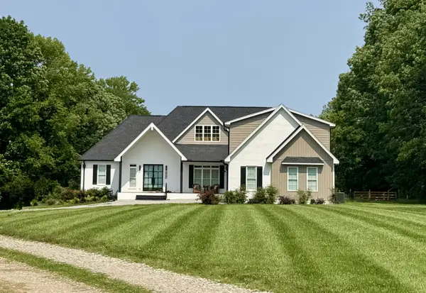 418 Creekmore Rd, Cottontown, TN 37048