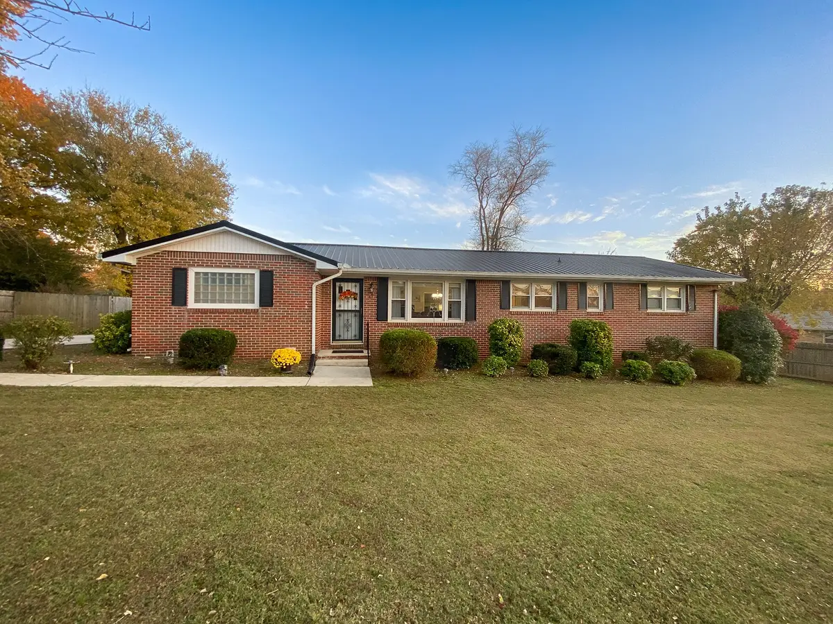 44 Houghton Dr, Winchester, TN 37398 - Image #1