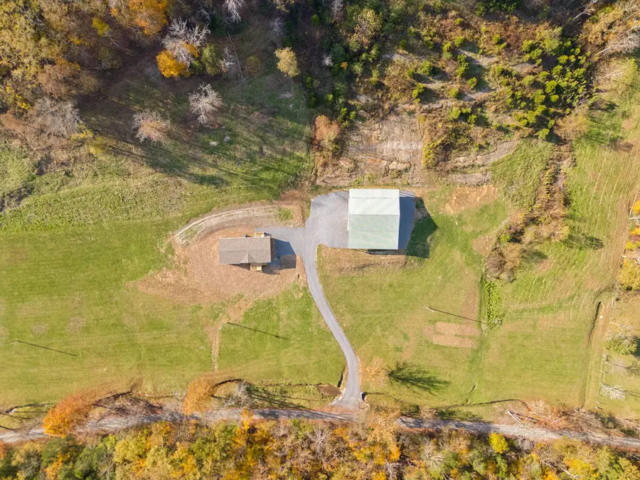 825 Gaulden Hollow Rd, Lafayette, TN 37083 - Image #2