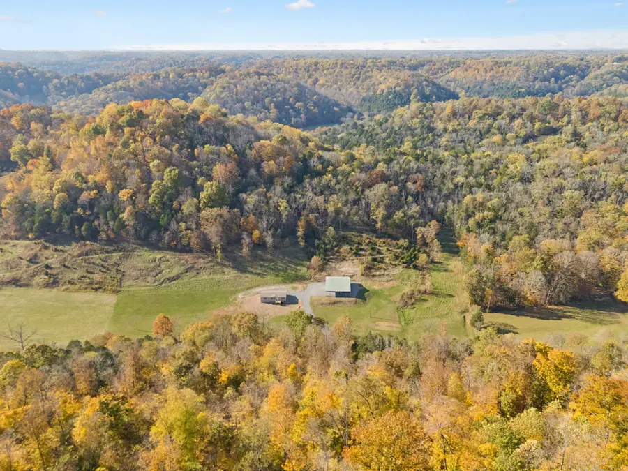 825 Gaulden Hollow Rd, Lafayette, TN 37083 - Image #3