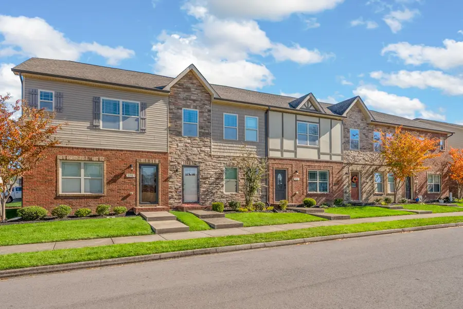 156 Matheson Dr, Clarksville, TN 37043 - Image #2