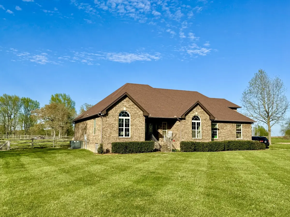 530 Thompson Ln, Portland, TN 37148 - Image #1