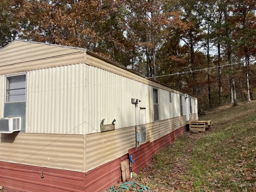 2203 Deer Lake Dr, Nunnelly, TN 37137 - Image #2