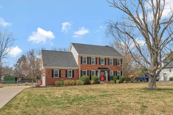 2884 Cages Bend Rd, Gallatin, TN 37066