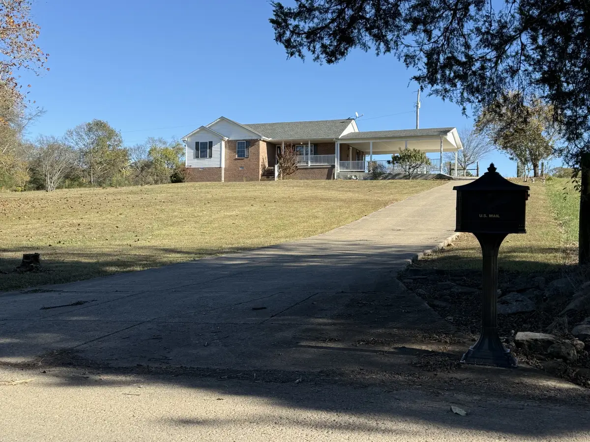 125 Claiborne Ln, Hartsville, TN 37074 - Image #1