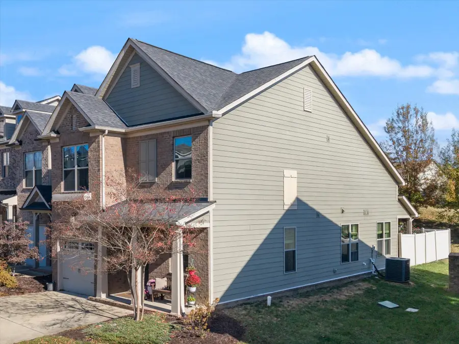 1607 Hampshire Pl, Thompsons Station, TN 37179 - Image #2