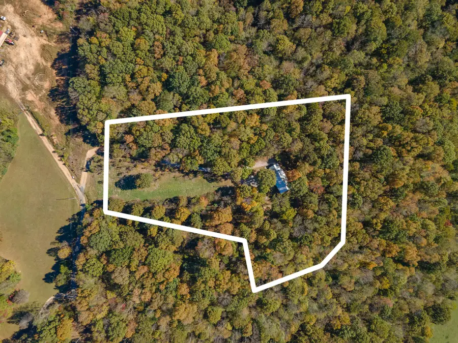 8240 Charlie Brown Rd, Centerville, TN 37033 - Image #2