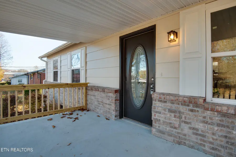 5503 Scenicwood Rd, Knoxville, TN 37912 - Image #3