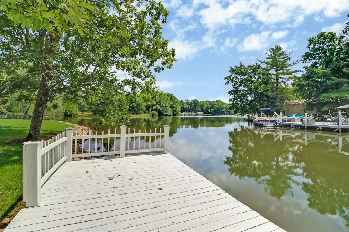 8621 Cherokee Trl, Crossville, TN 38572 - Image #1