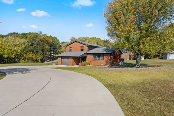 2425 Barwood Dr, Greenbrier, TN 37073