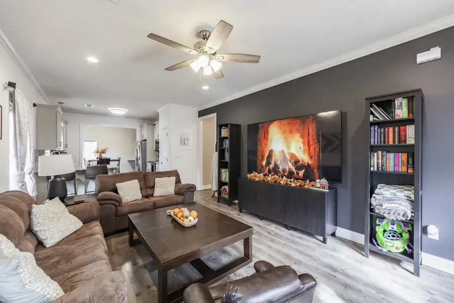 137 Executive Dr, Jackson, TN 38305 - Image #2