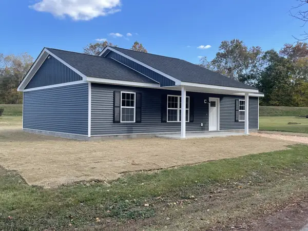 110 Water St, Big Sandy, TN 38221