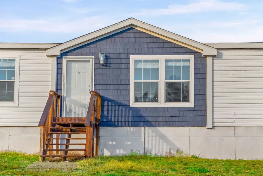 111 Antioch Rd, Charlotte, TN 37036 - Image #2