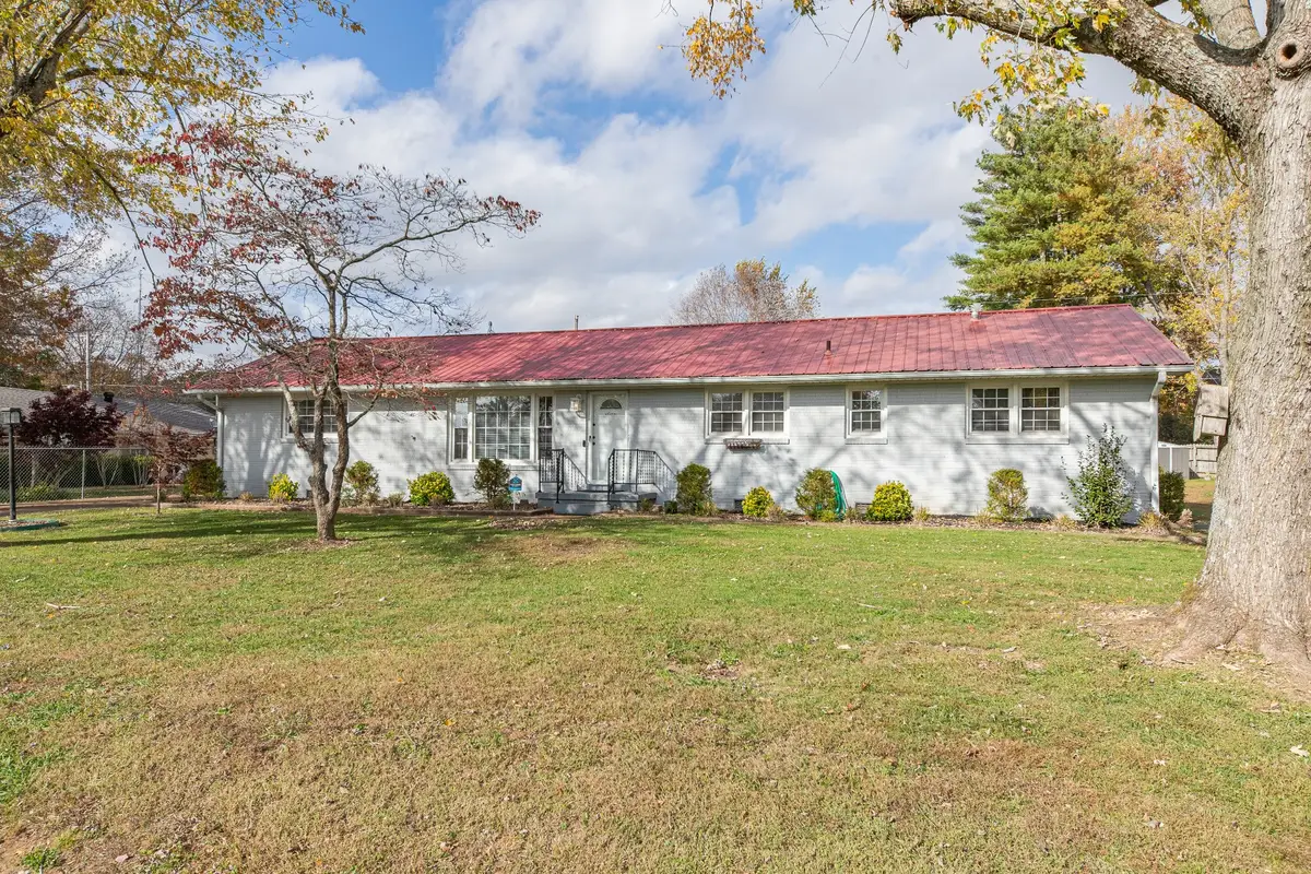 502 9th St, Lawrenceburg, TN 38464 - Image #1