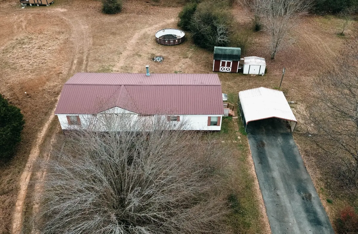 114 Camelot Dr, Hohenwald, TN 38462 - Image #1