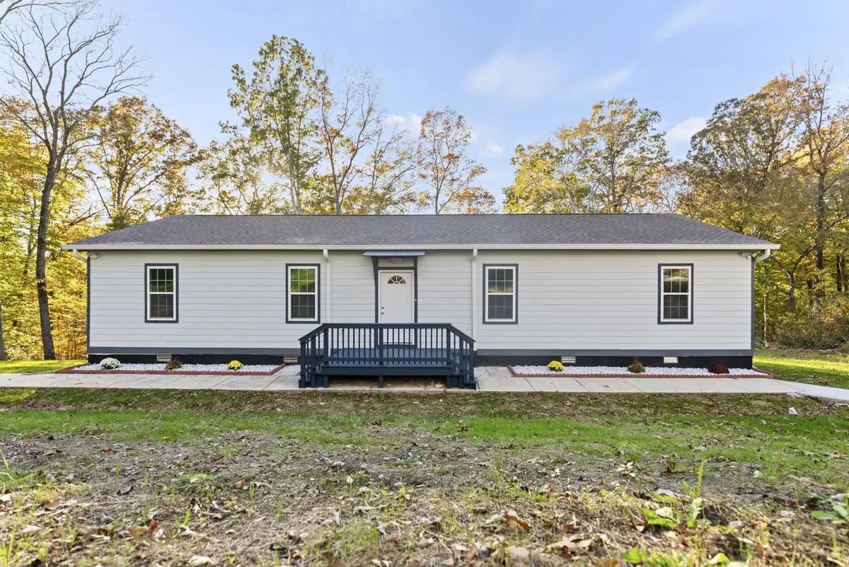 1084 Ben Collier Rd, Charlotte, TN 37036 - Image #1