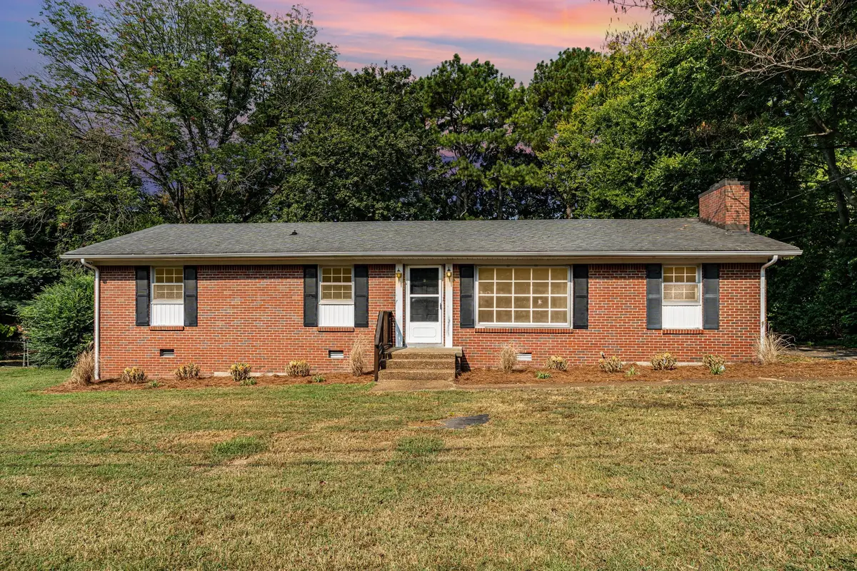 228 Bate Ave, Gallatin, TN 37066 - Image #1