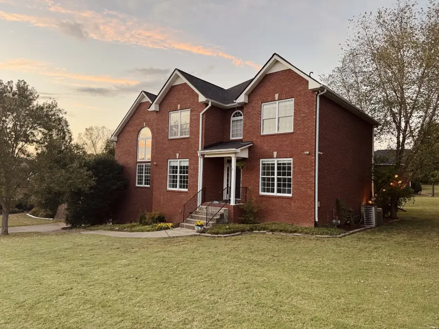 135 N Wynridge Way, Goodlettsville, TN 37072 - Image #2