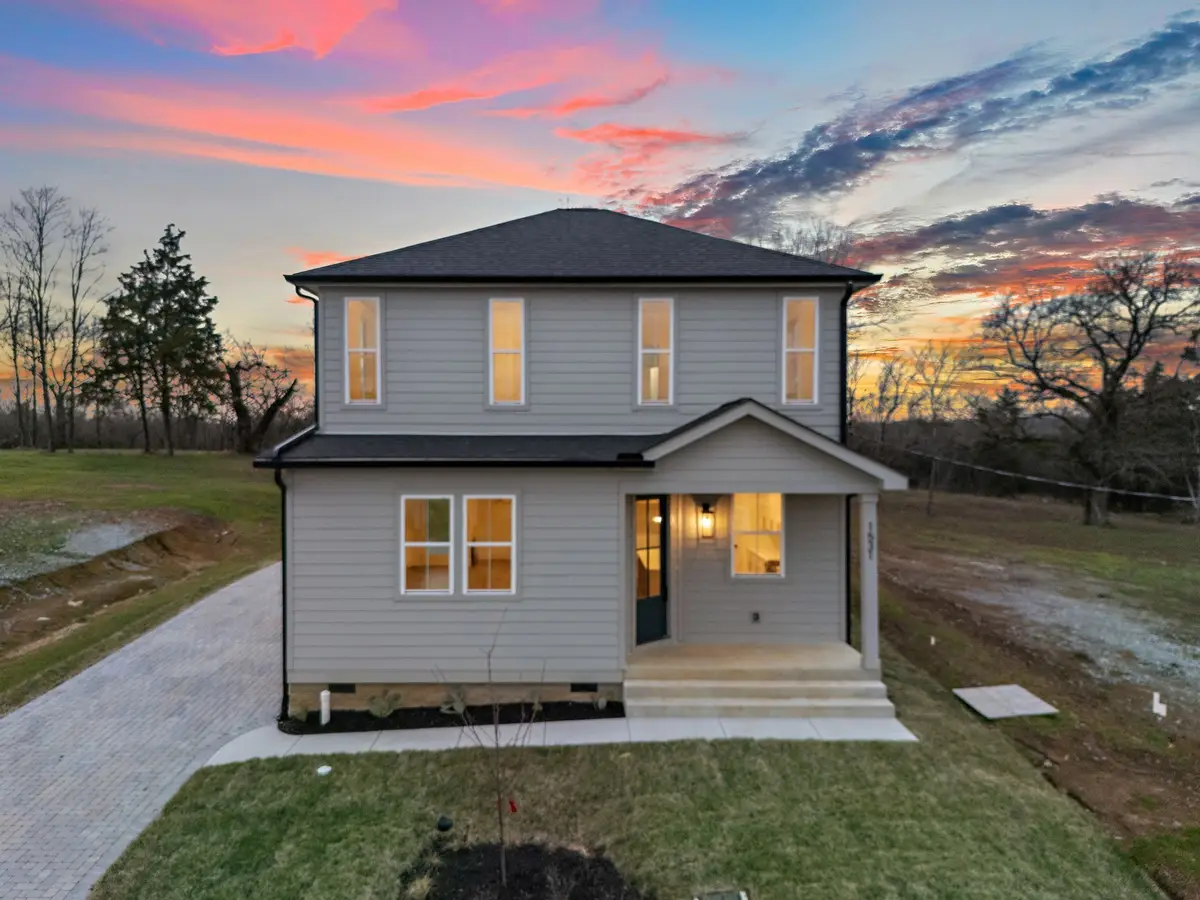 1531 E Stewarts Ln, Nashville, TN 37218 - Image #1