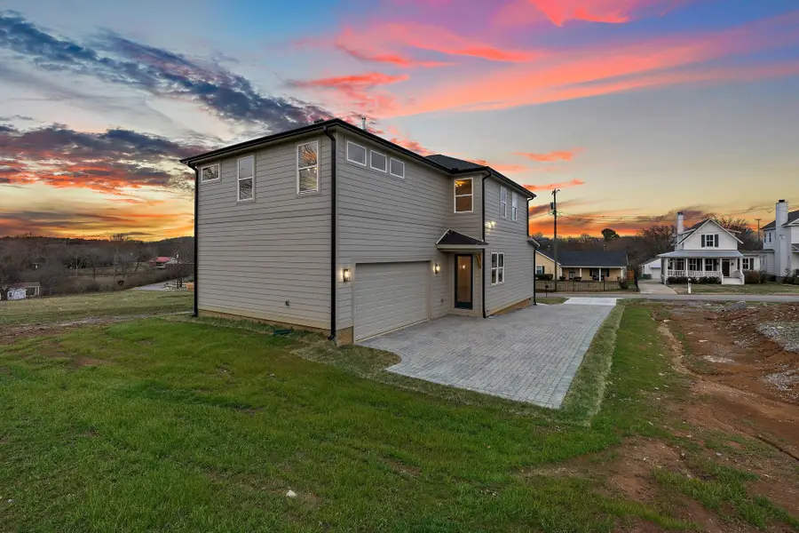 1531 E Stewarts Ln, Nashville, TN 37218 - Image #2