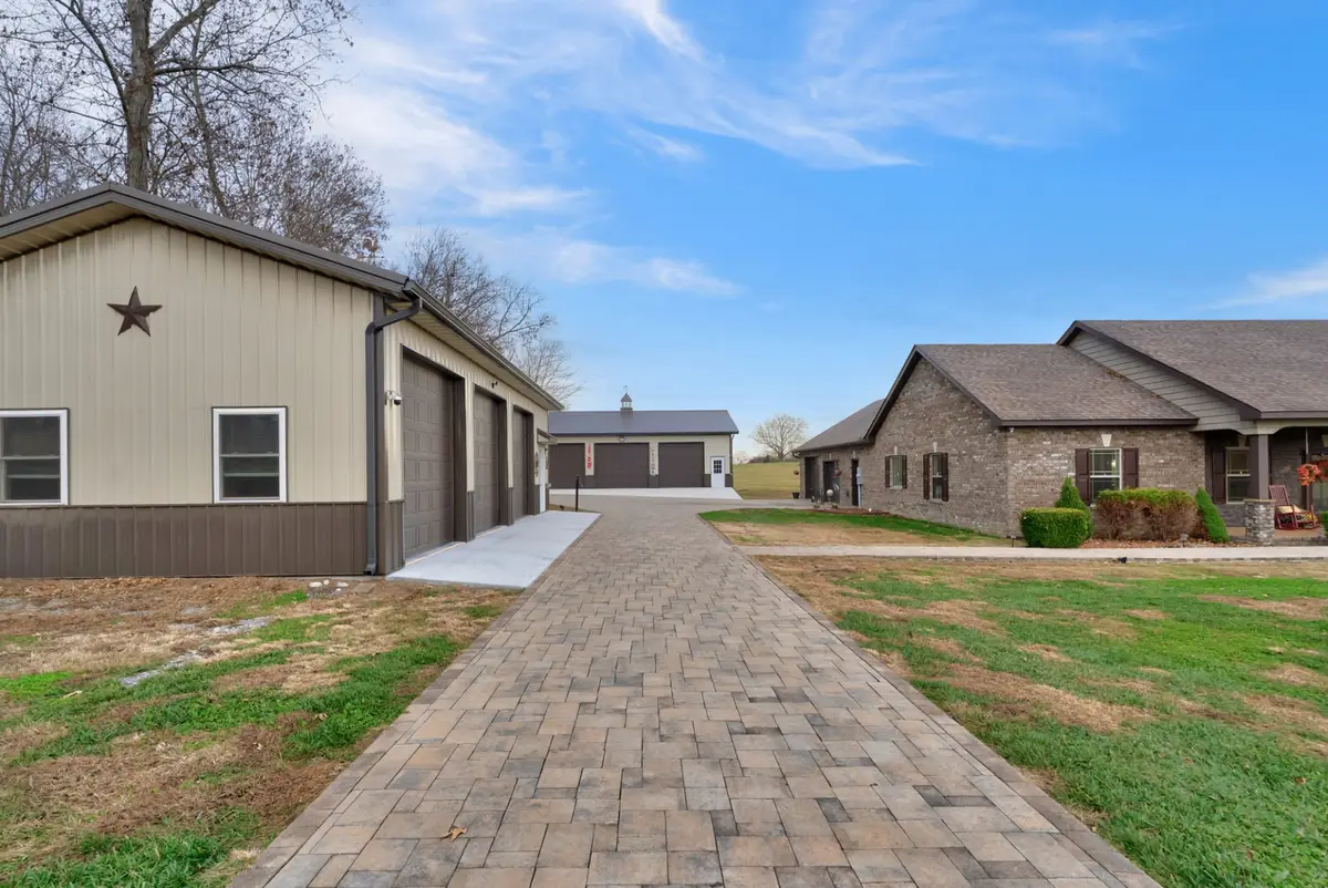 1065 Parkhurst Rd, McMinnville, TN 37110 - Image #1