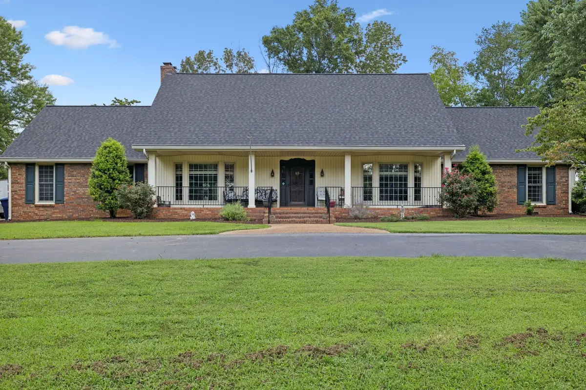 117 Sam Davis Dr, Springfield, TN 37172 - Image #1