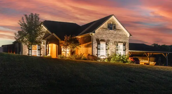 1855 Lochlann Dr, Culleoka, TN 38451