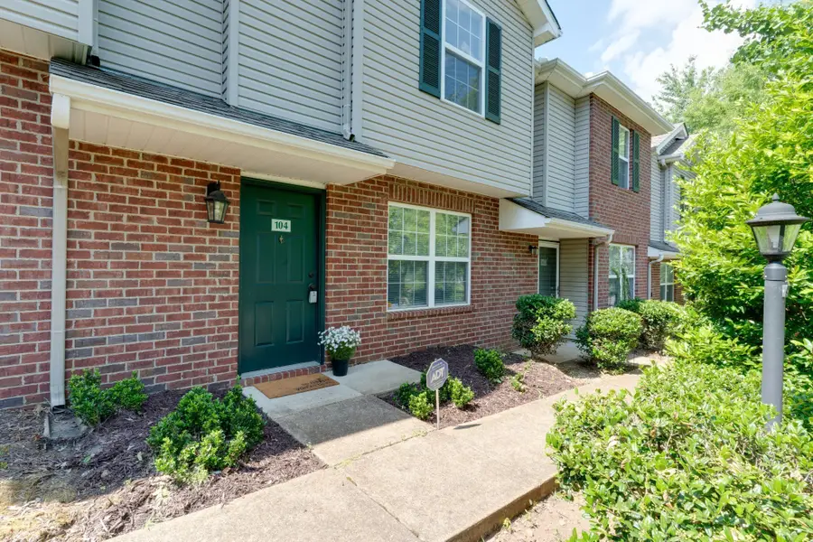 104 Waterview Dr, Hendersonville, TN 37075 - Image #2