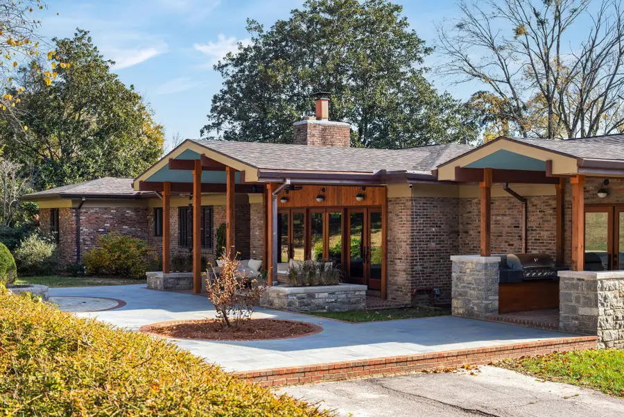 6318 E Valley Rd, Nashville, TN 37205 - Image #2