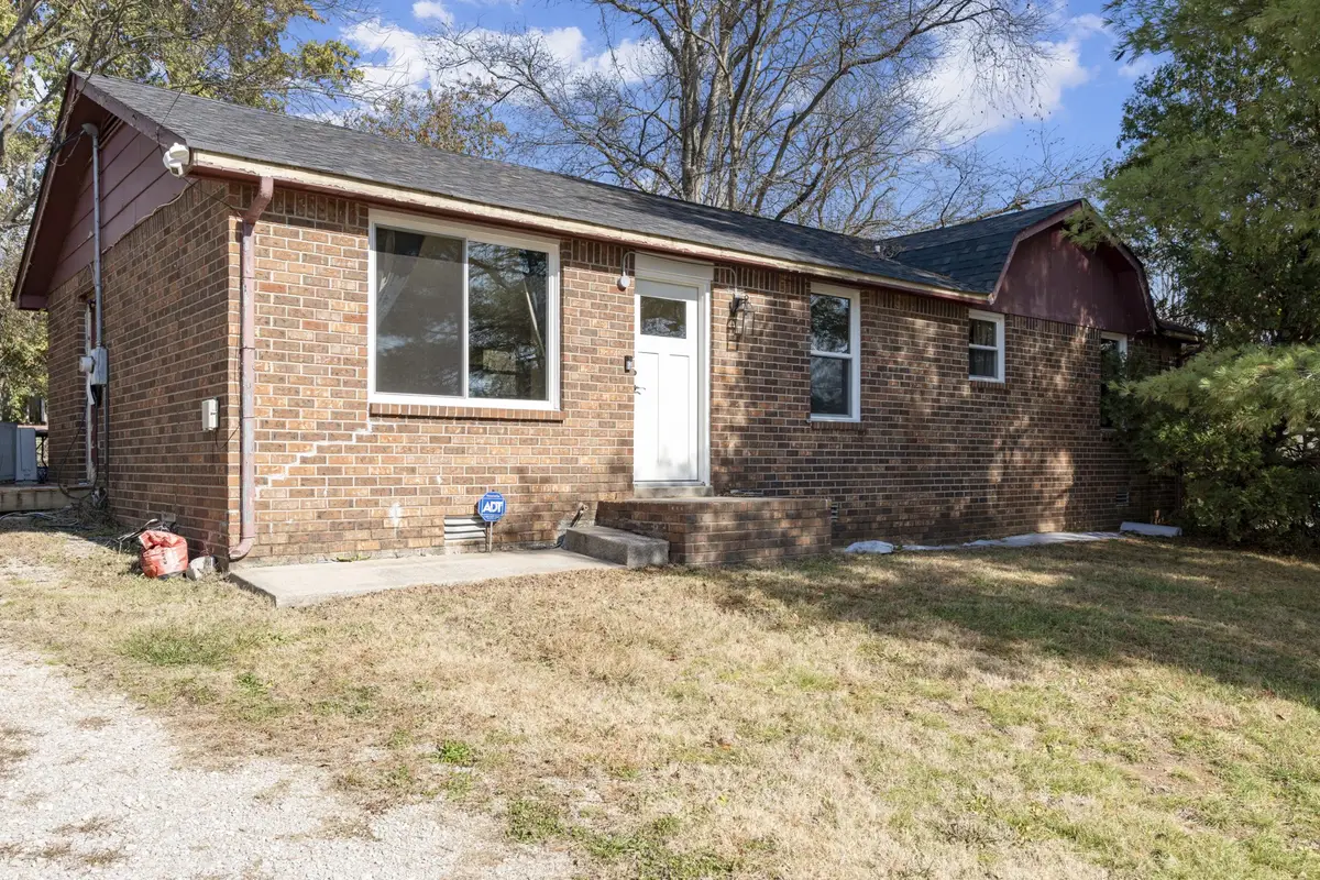 3792 Lunn Dr, Nashville, TN 37218 - Image #1