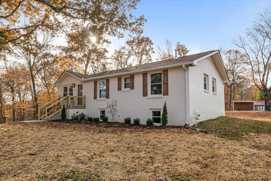 110 E Circle Dr, Burns, TN 37029 - Image #3