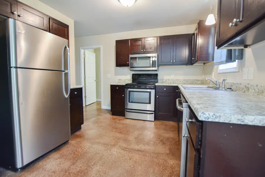 308 E Railroad St, Dickson, TN 37055 - Image #2