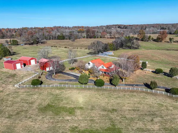 275 Swift Ln, Cunningham, TN 37052