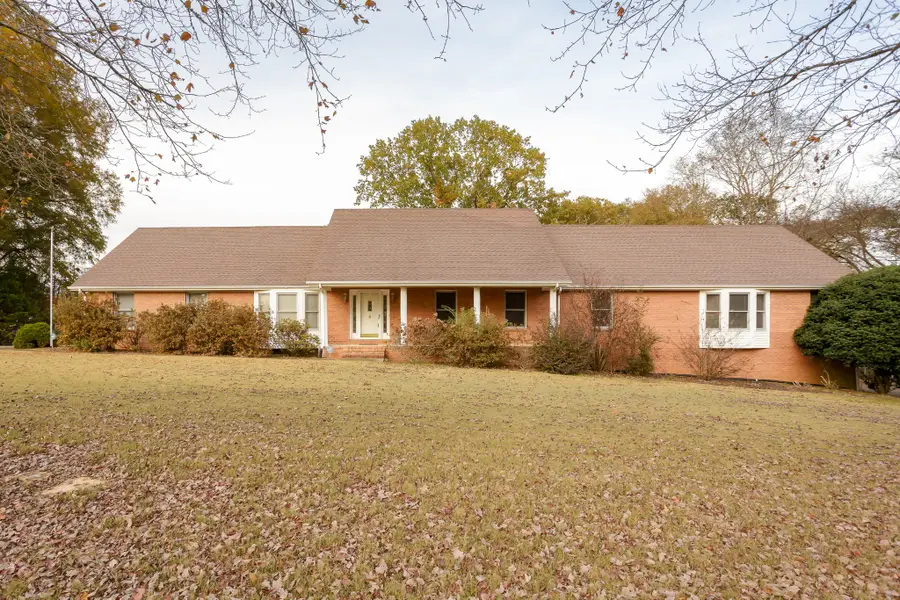 7607 Lakewood Dr, Florence, AL 35634 - Image #2