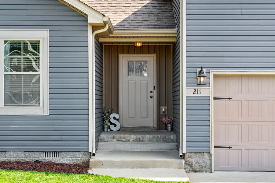 211 Sambar Dr, Clarksville, TN 37040 - Image #2