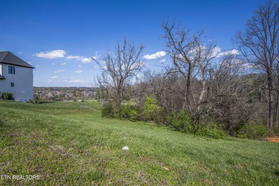 638 Barnsley Rd, Knoxville, TN 37934 - Image #2