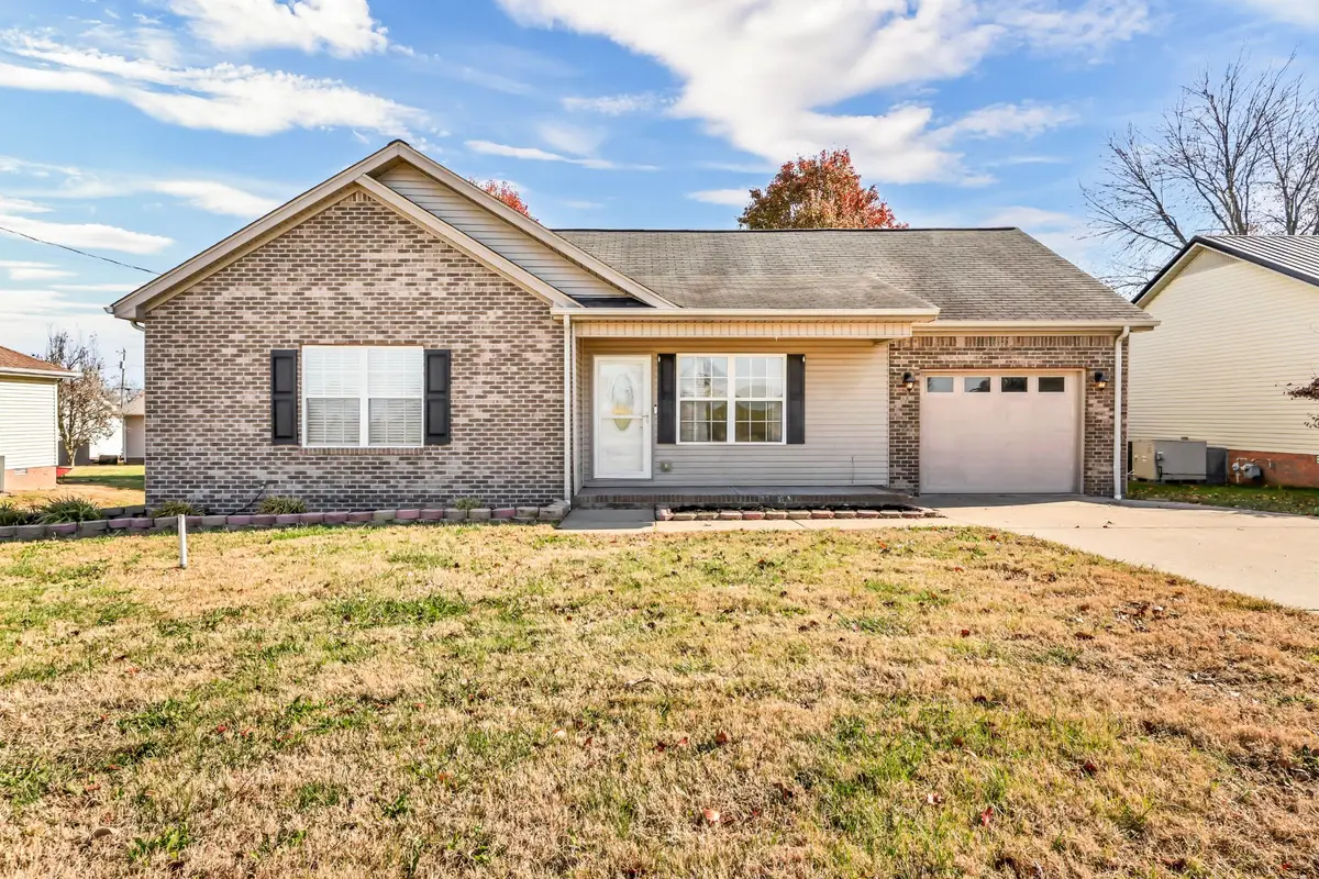 1076 Pyle Ln, Hopkinsville, KY 42240 - Image #1