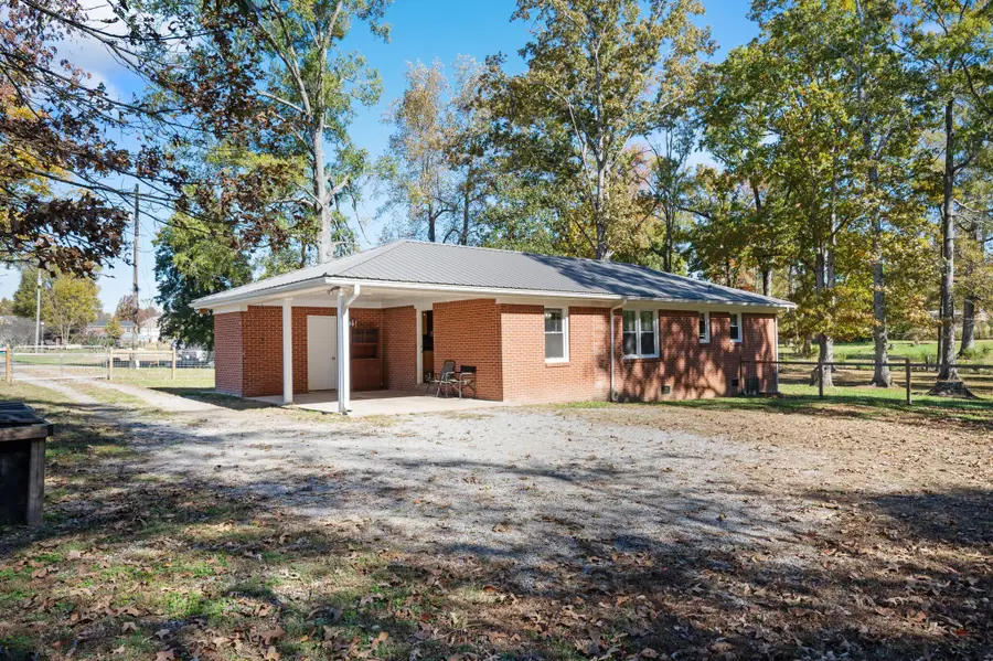 83 W Point Dr, Fayetteville, TN 37334 - Image #2