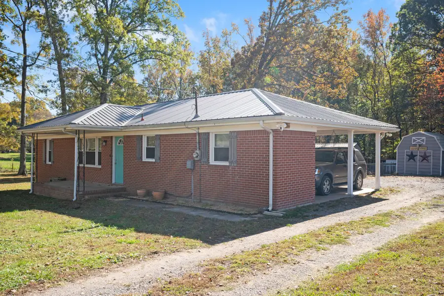 83 W Point Dr, Fayetteville, TN 37334 - Image #3