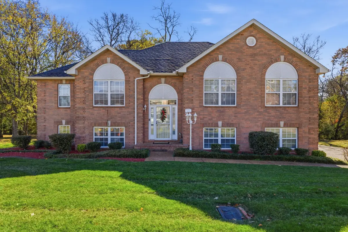805 W Nocturne Dr, Nashville, TN 37207 - Image #1