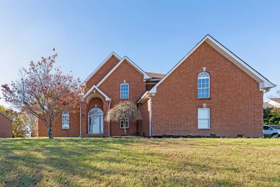 916 Gailynn Marie Dr, Mount Juliet, TN 37122 - Image #2