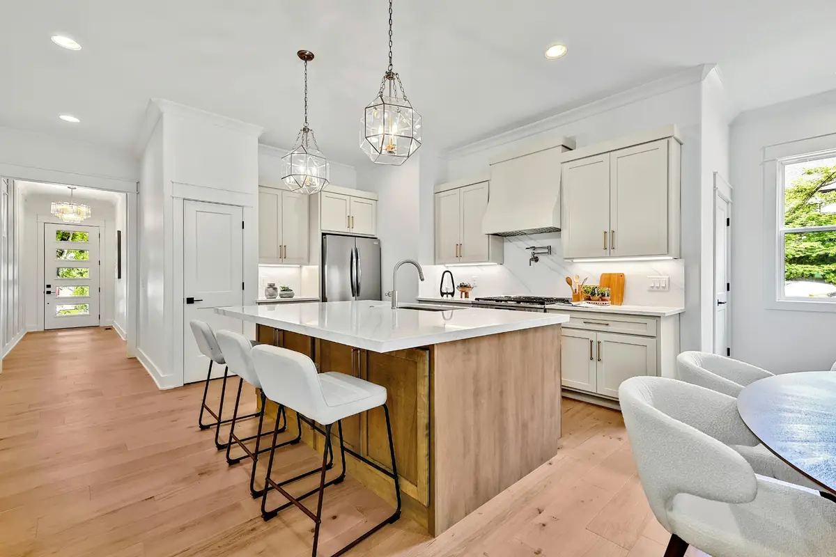 615 N 9th St, Nashville, TN 37206 - Image #1