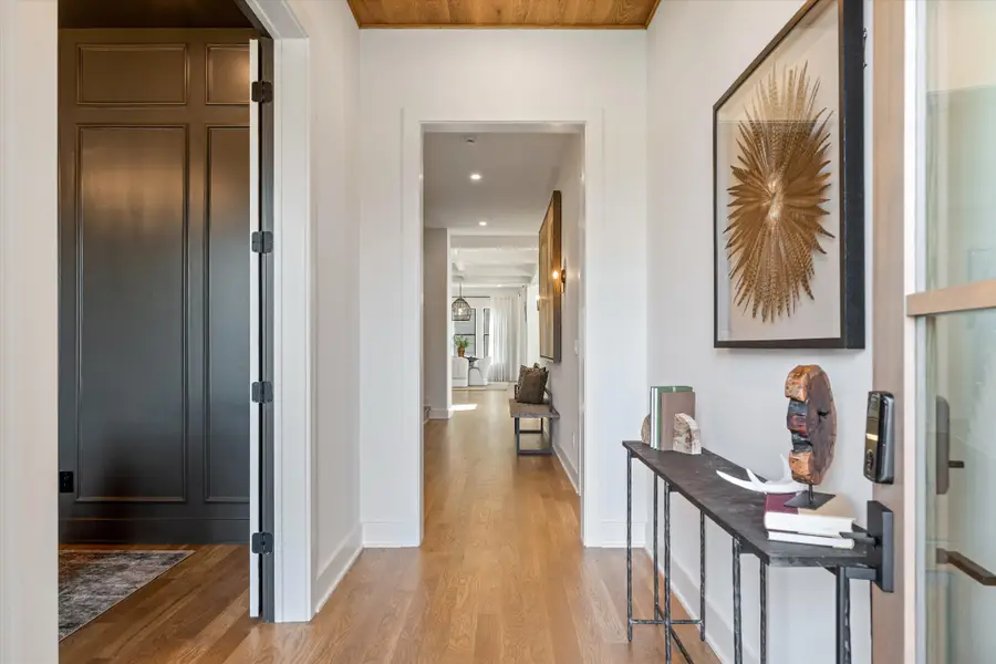 136 51st Ave N, Nashville, TN 37209 - Image #2