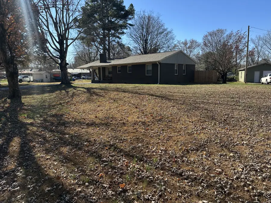 310 Crest Dr, Tullahoma, TN 37388 - Image #2