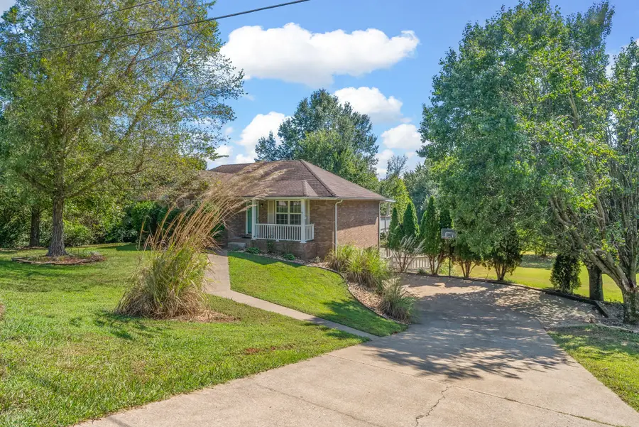 944 Sable Dr, Clarksville, TN 37042 - Image #2