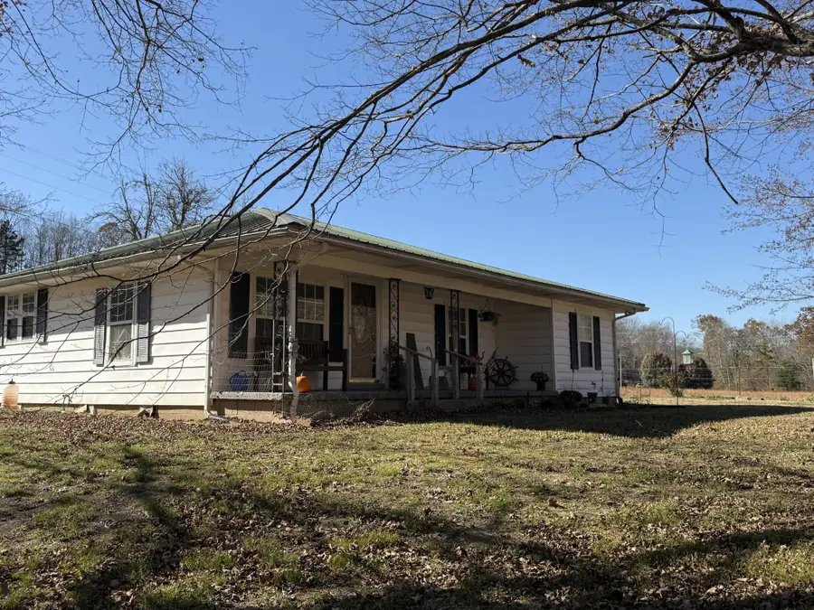 1560 Hurricane Creek Rd, Waynesboro, TN 38485 - Image #2