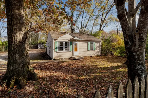 158 37th Ave N, Nashville, TN 37209