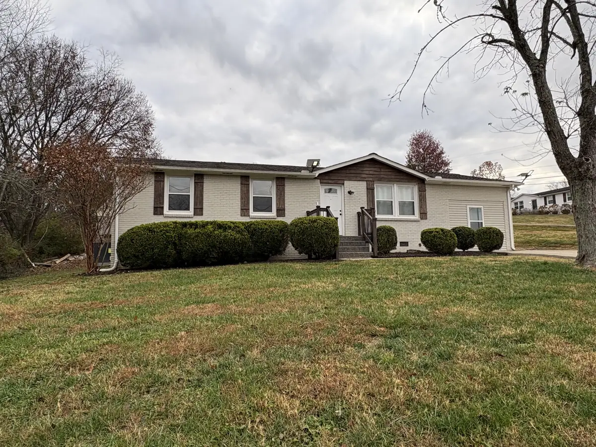 200 S Valley Rd, Hendersonville, TN 37075 - Image #1