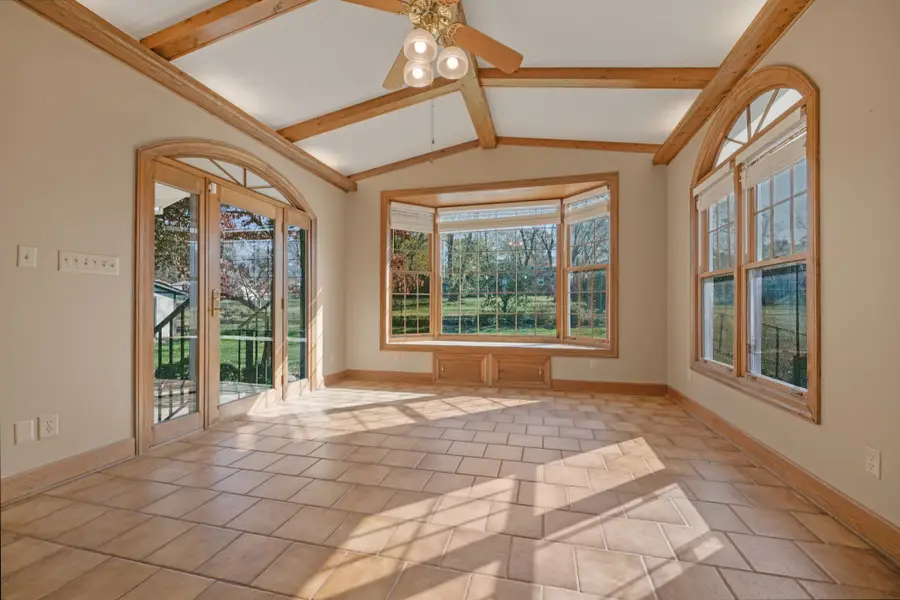 156 W Concord Dr, Clarksville, TN 37042 - Image #2