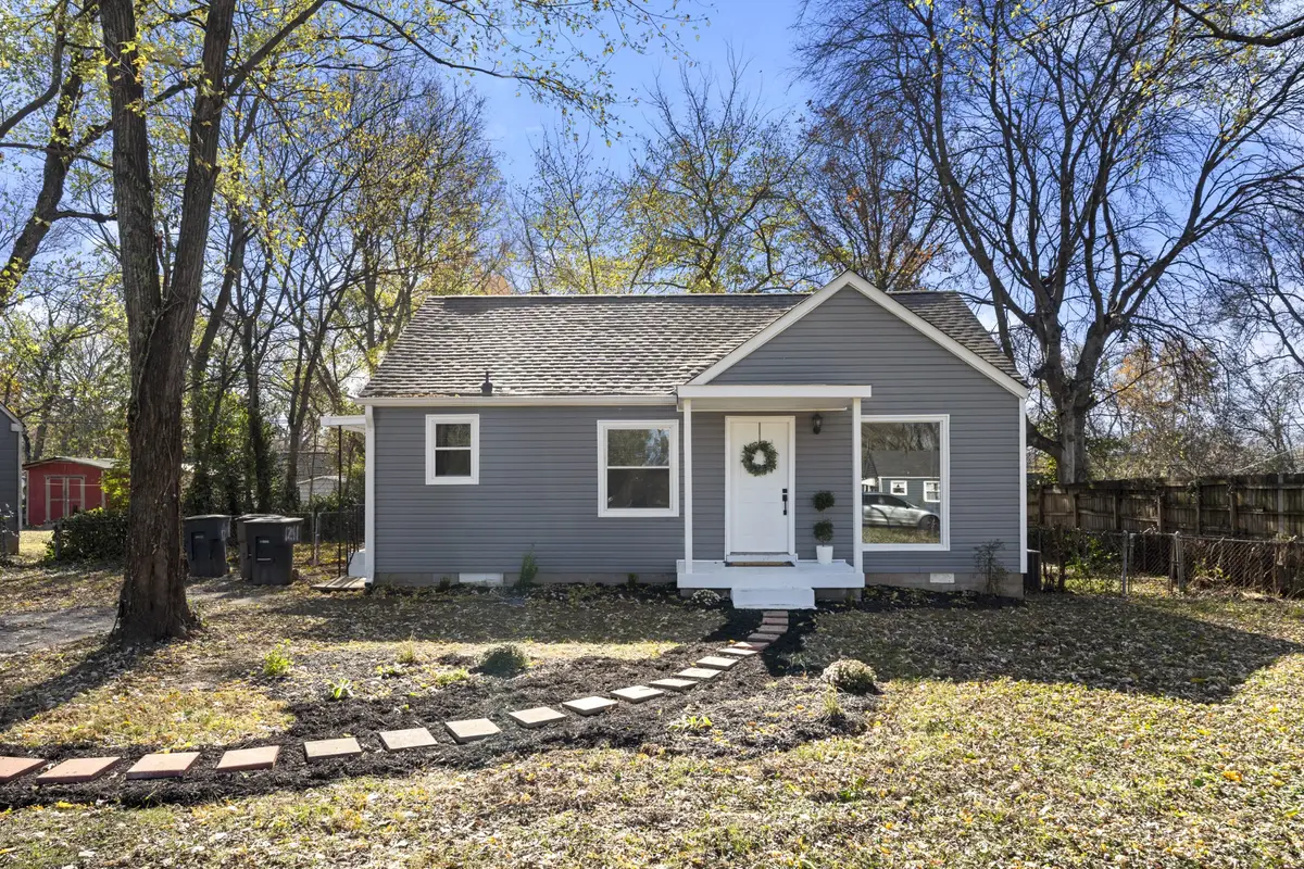 1211 Thompson Pl, Nashville, TN 37217 - Image #1